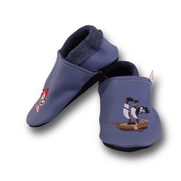 Krabbelschuhe Pirat und Schiff auf taubenblau